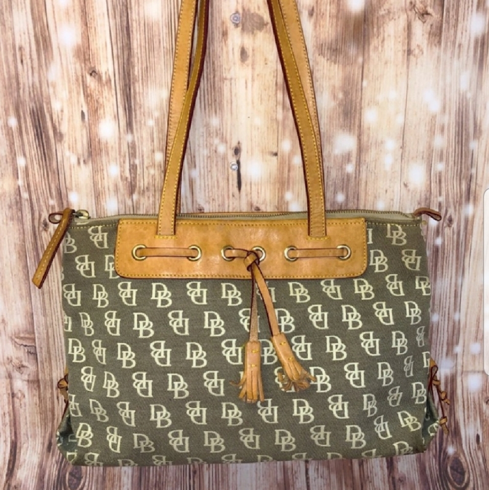 Dooney & Bourke bag